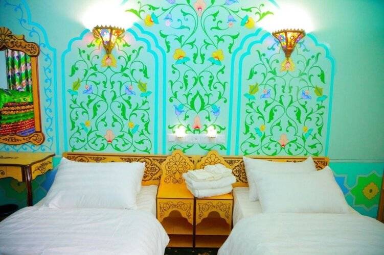 Hon Saroy Hotel