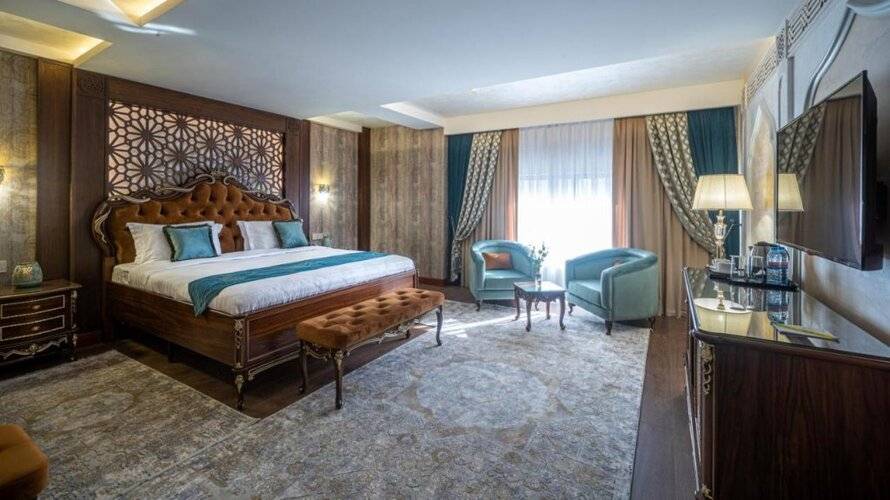 Manor Hotel