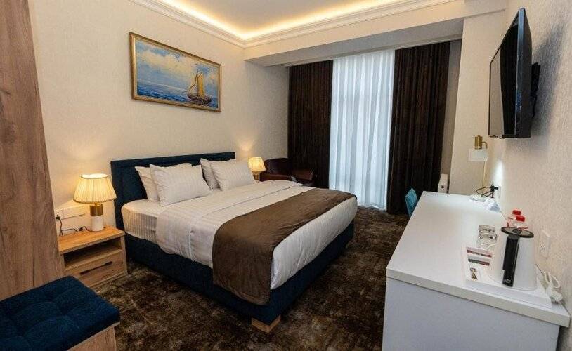 Garnet Mir Hotel