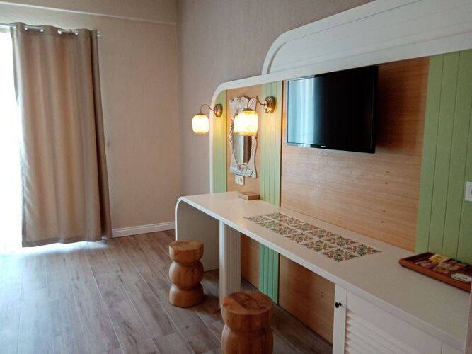Dolphin Park Hotel