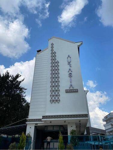 Aurasia Deluxe Hotel