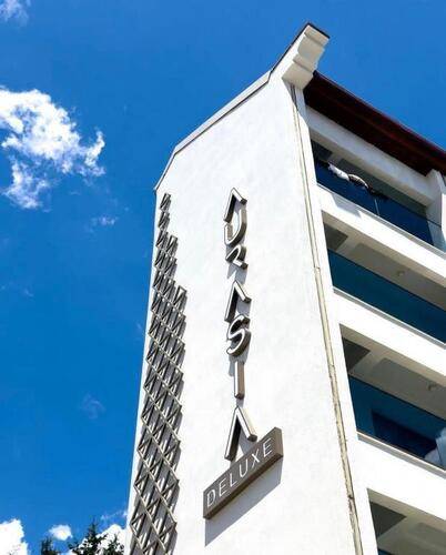Aurasia Deluxe Hotel