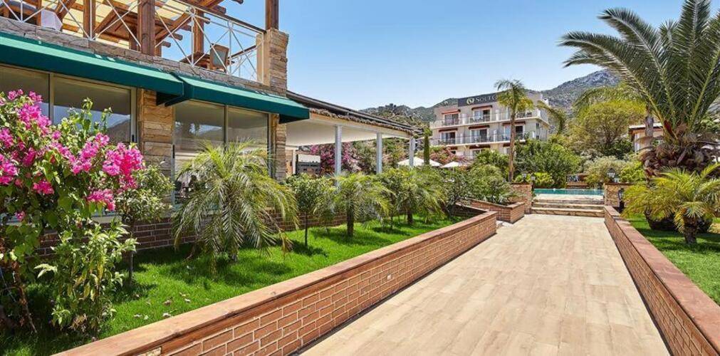Fi Light Solto Boutique Beach