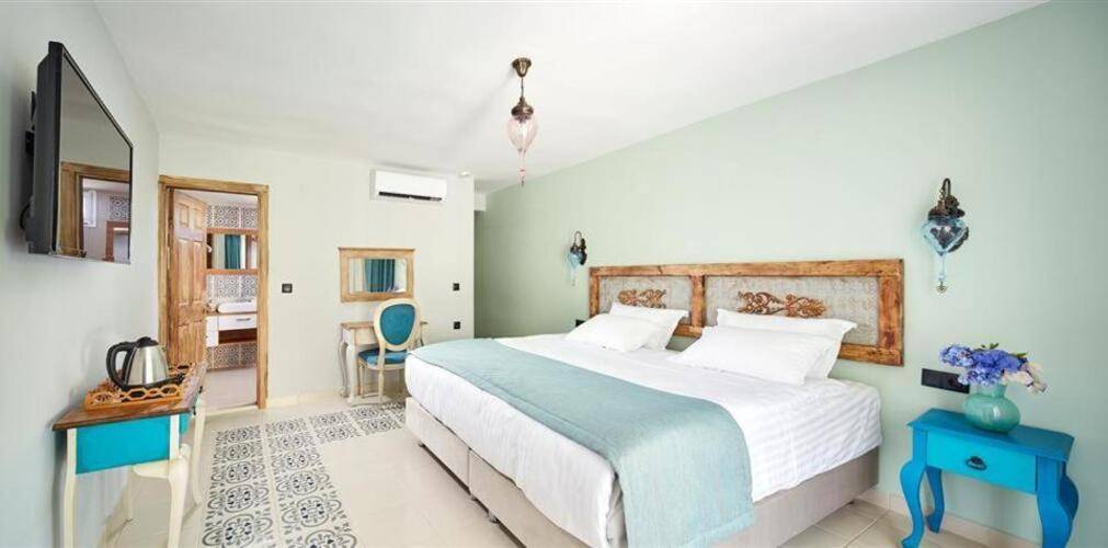 Fi Light Solto Boutique Beach