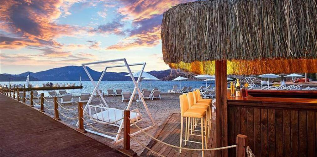 Fi Light Solto Boutique Beach