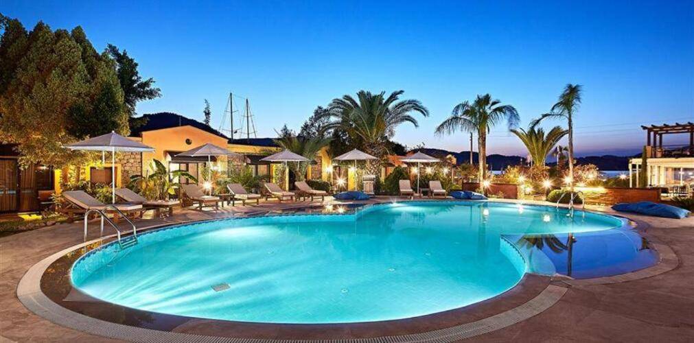 Fi Light Solto Boutique Beach