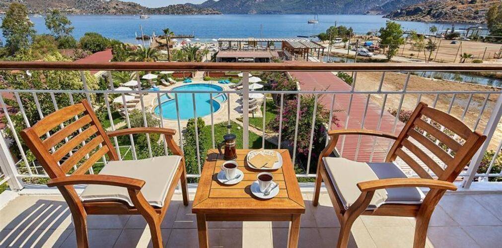 Fi Light Solto Boutique Beach