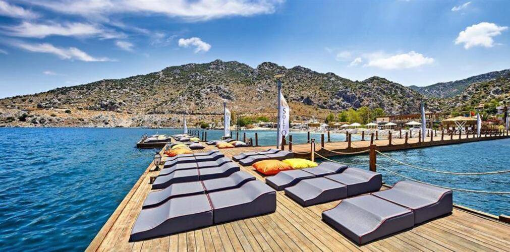 Fi Light Solto Boutique Beach