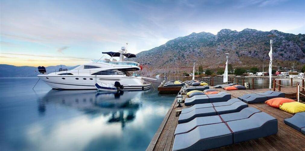 Fi Light Solto Boutique Beach