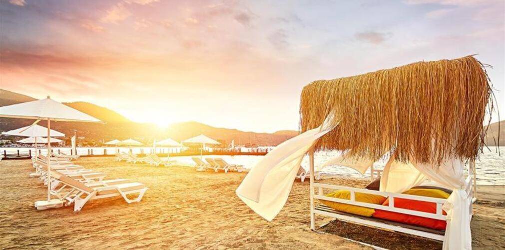 Fi Light Solto Boutique Beach