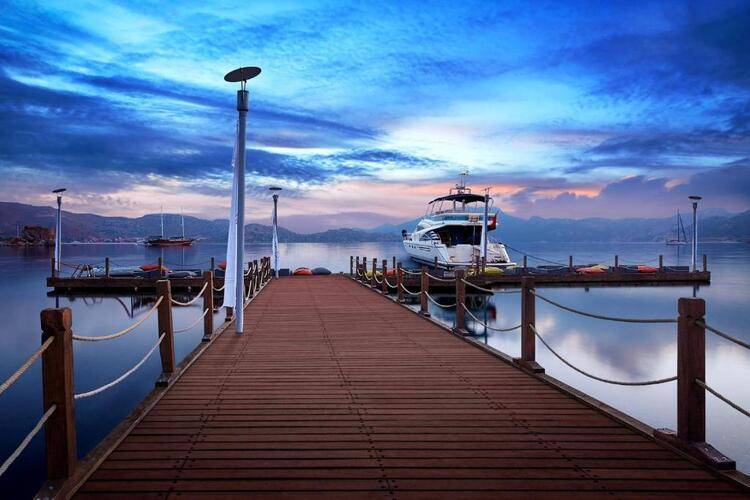 Fi Light Solto Boutique Beach