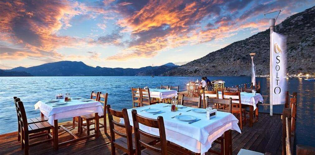 Fi Light Solto Boutique Beach