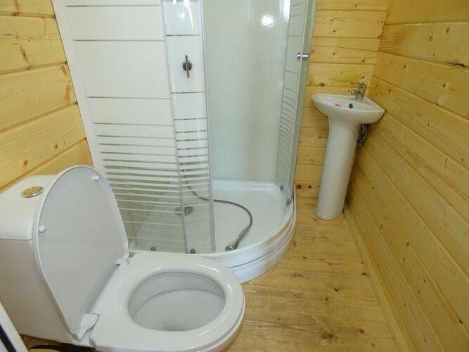 Три Тополя