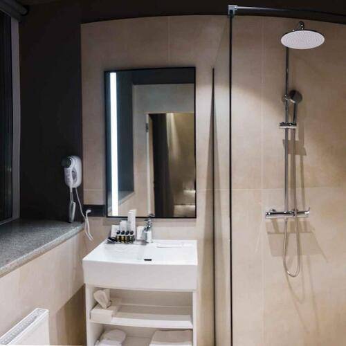 Slide Bleisure & Mice Hotel (Слайд)