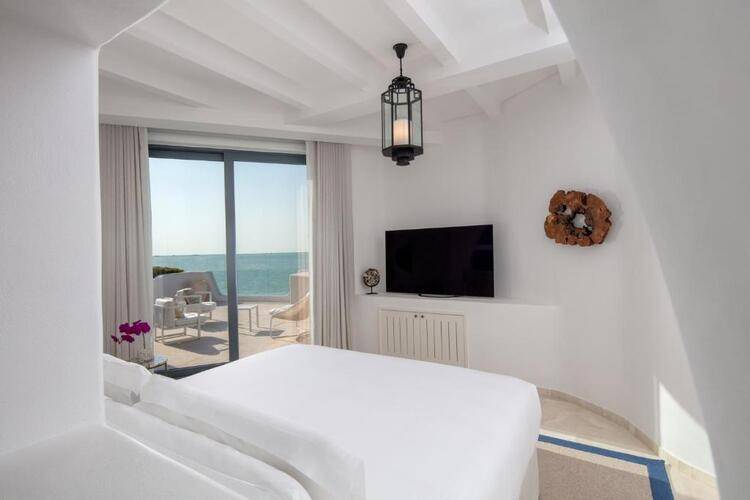 Anantara Santorini Abu Dhabi Retreat (Adults Only 18+)