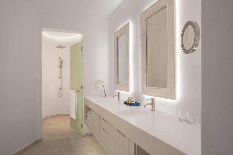Anantara Santorini Abu Dhabi Retreat (Adults Only 18+)