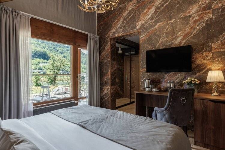 Stellar Collection Chalet