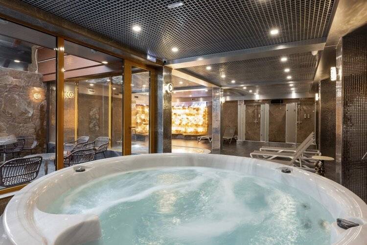 Stellar Collection Chalet