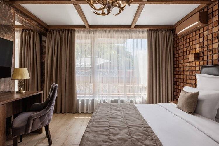 Stellar Collection Chalet