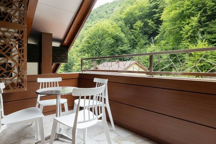Stellar Collection Chalet