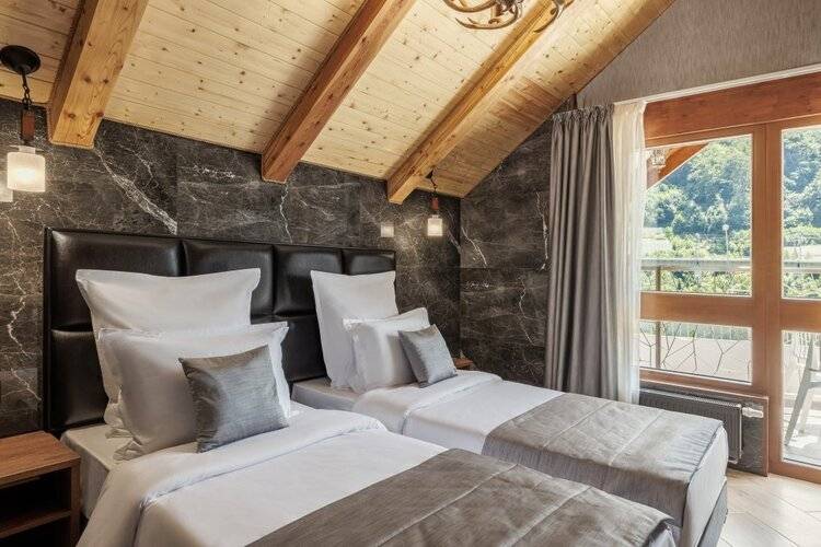 Stellar Collection Chalet