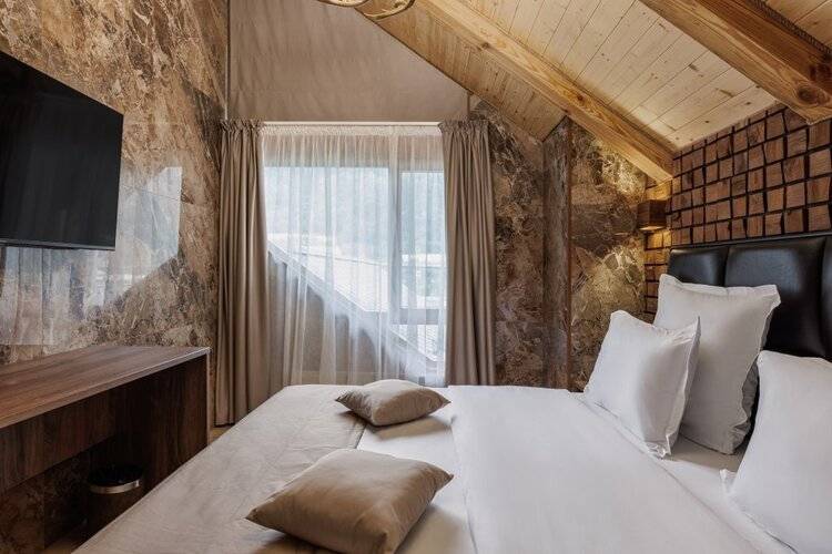 Stellar Collection Chalet