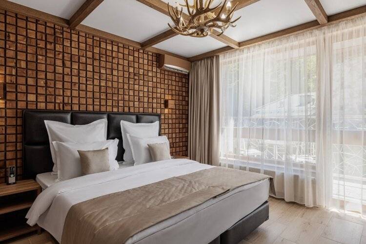 Stellar Collection Chalet