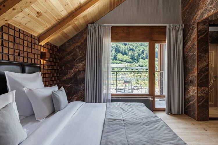 Stellar Collection Chalet