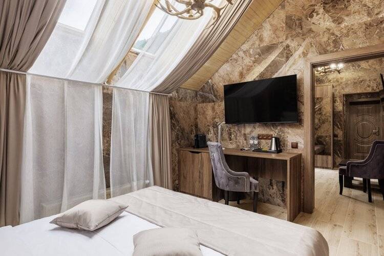 Stellar Collection Chalet