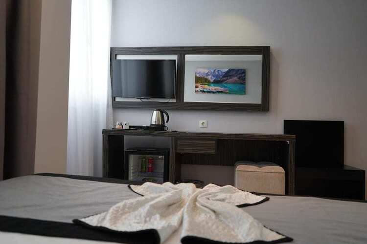 Pasaport Pier Hotel