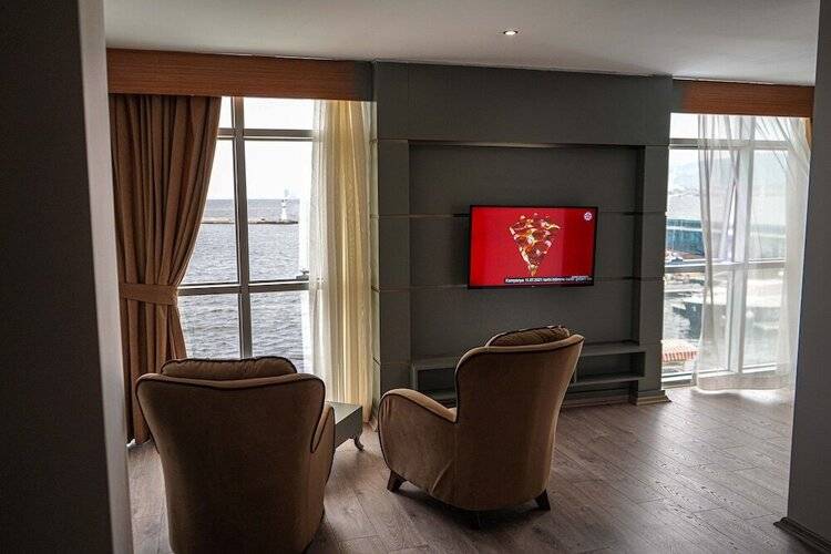 Pasaport Pier Hotel