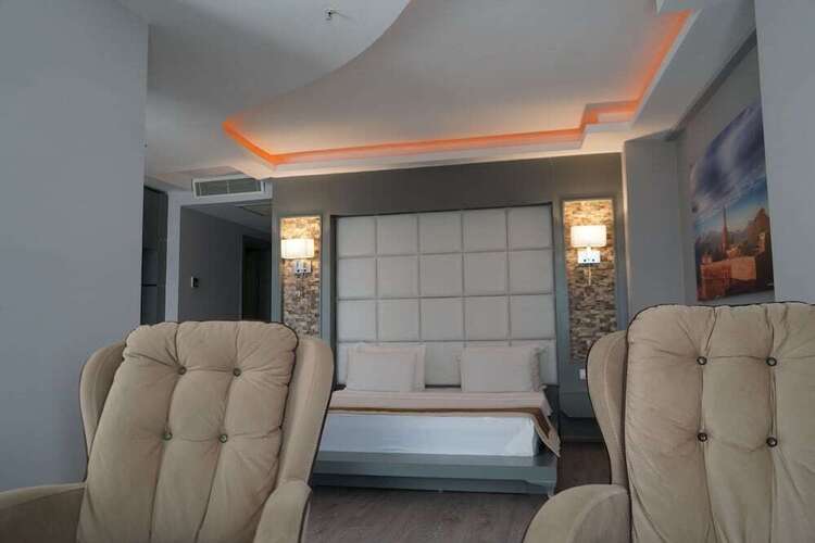 Pasaport Pier Hotel