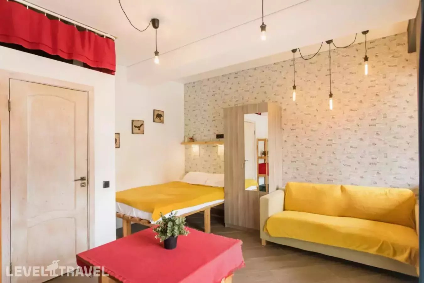 Апартаменты Ред Хаус