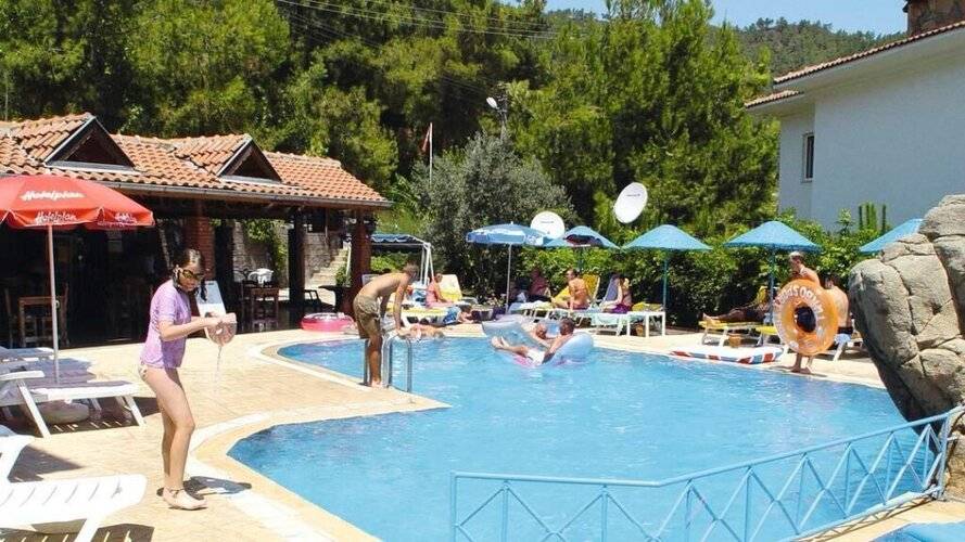 Celi̇k Apart Hotel