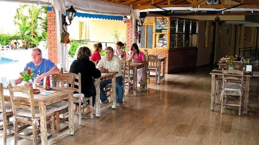 Celi̇k Apart Hotel
