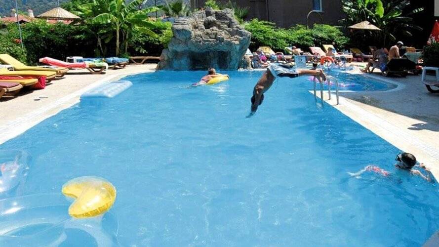 Celi̇k Apart Hotel