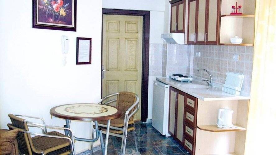 Celi̇k Apart Hotel