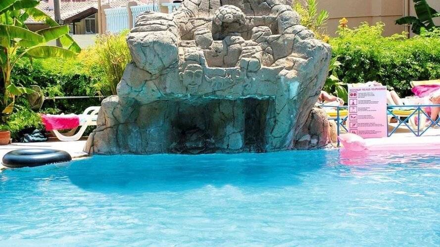 Celi̇k Apart Hotel