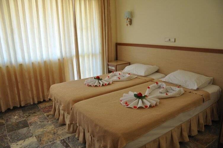 Celi̇k Apart Hotel