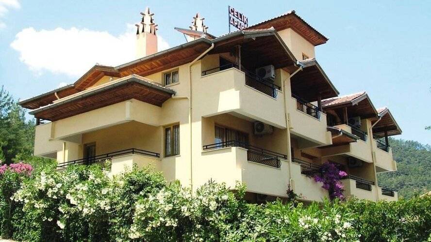 Celi̇k Apart Hotel