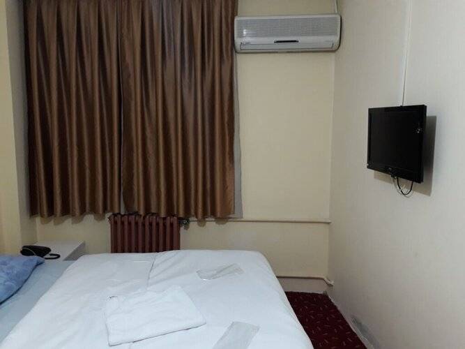 Istanbul Paris Hotel & Hostel