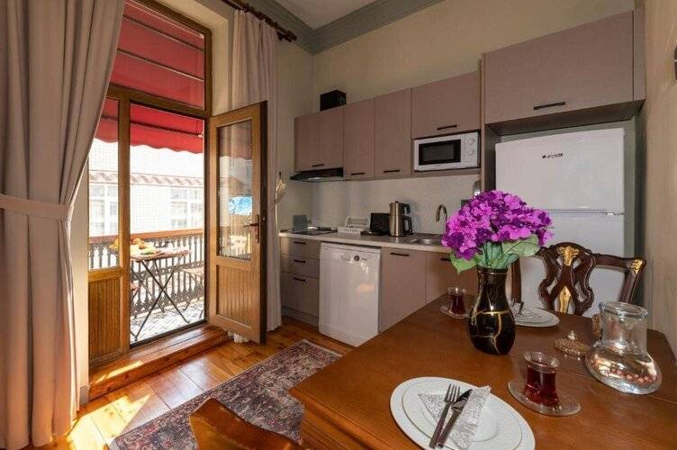 Opera Suites Okanli