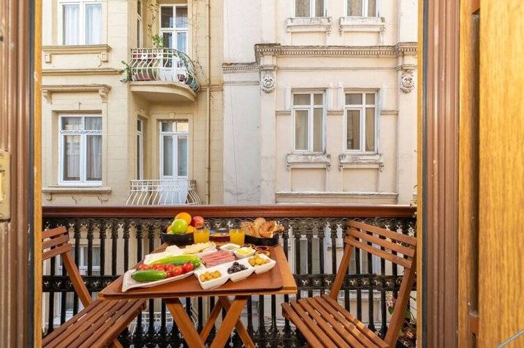 Opera Suites Okanli