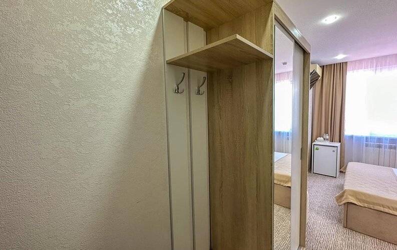 Отель Долина
