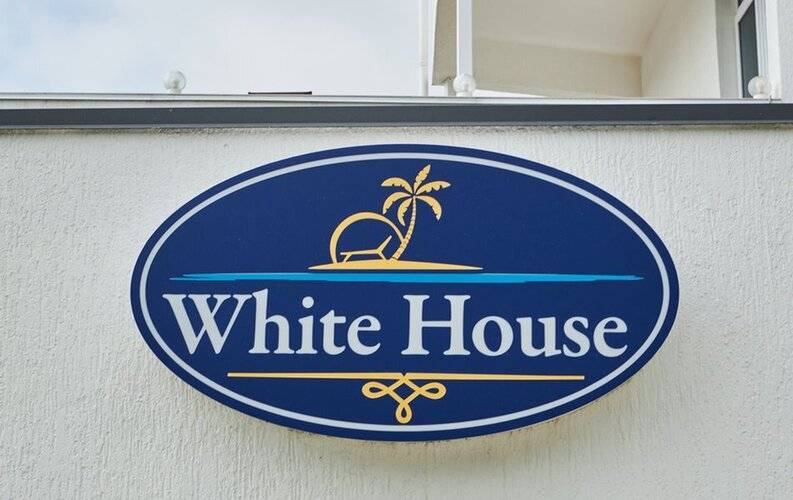 White House (Вайт Хаус) Отель