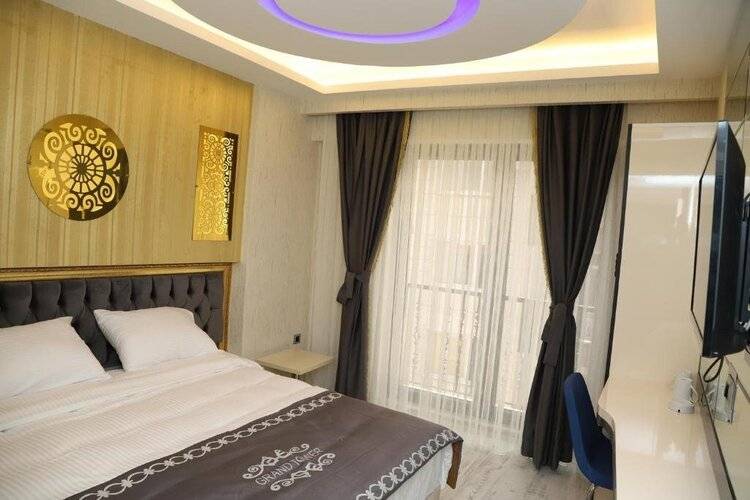 Grand Tower Hotel