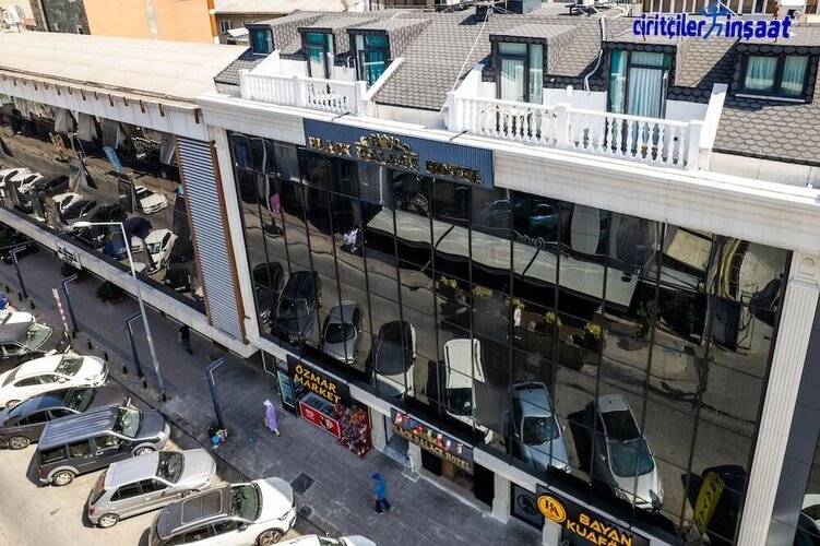 Black Palace Hotel