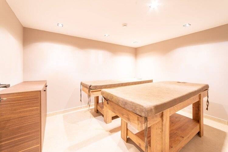 Garden Room Suit Hotel