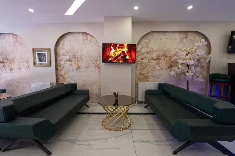 Meros Hotel