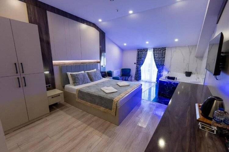 Meros Hotel